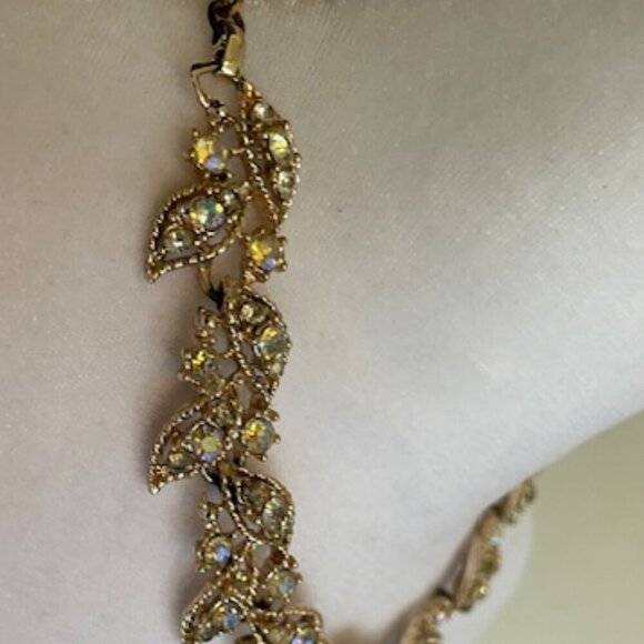 VINTAGE Gold Tone Crystal Leaf Necklace & Bracelet (2) - Picture 7 of 16